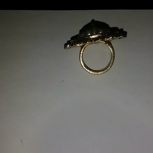 Ring - Picture 4 of 6